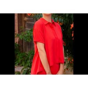 NEW EVERSASSY coral keyhole ring back blouse in coral